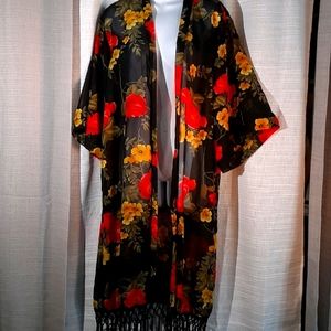 Romeo & Juliet Couture Floral Kimono